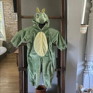 WALMART ONE PIECE DRAGON COSTUME TAIL 3T - 4T HALLOWEEN